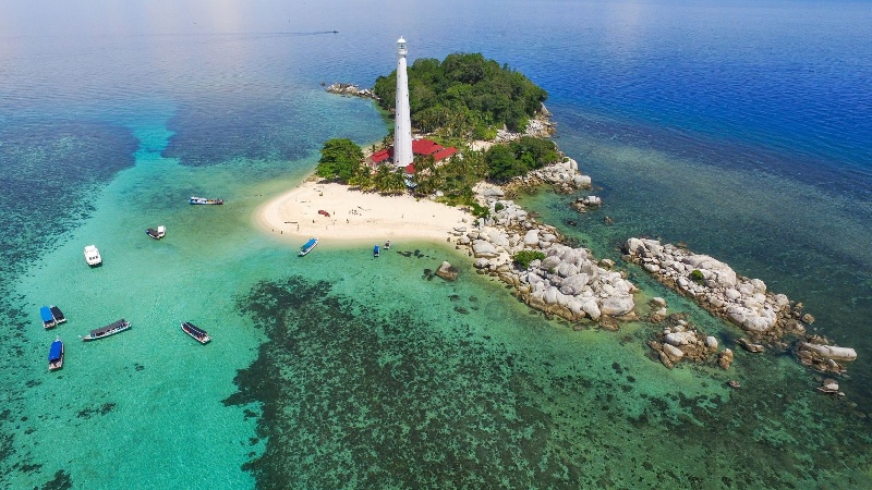 Wisata Satu Hari Island Hopping Belitung
